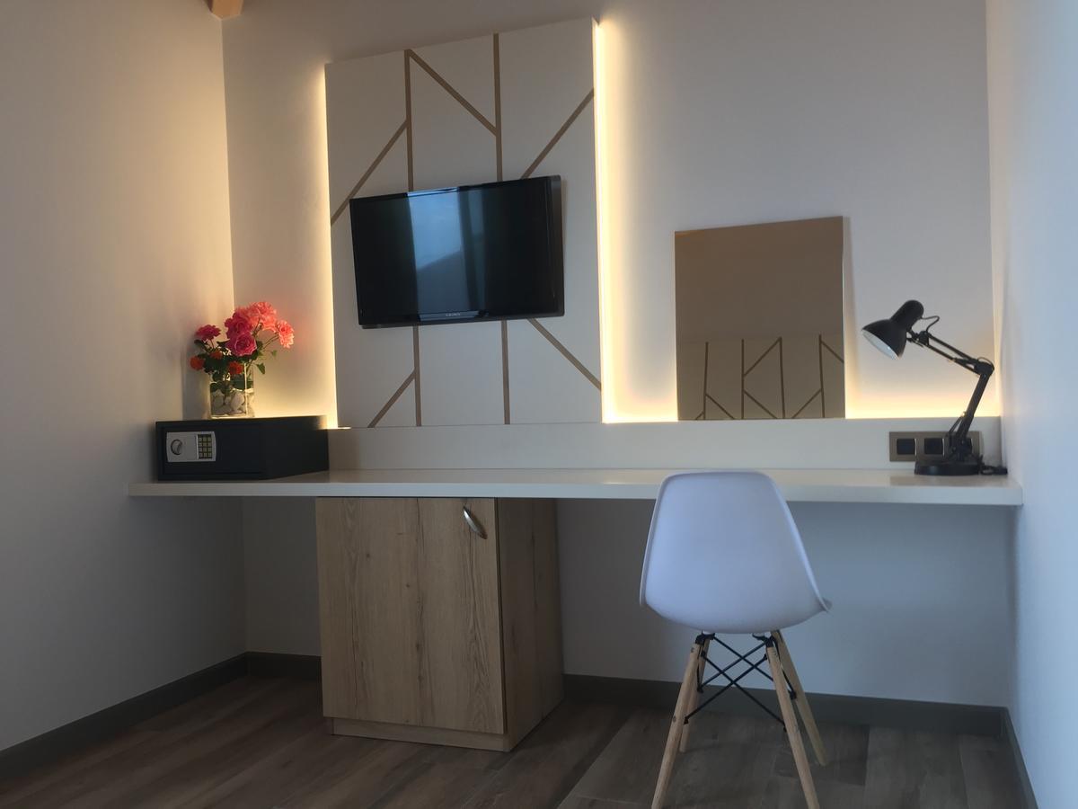First House Apartment *